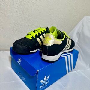 Adidas Originals Samoa. 6.5 Unisex Pre owned. Green/white/black